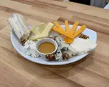 3 types of cheese plate / Menage à Trois Cheese Plate（Think Cosmopolitan French Restaurant, Cafe ＆ Crepe）