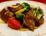 牛肉のオイスターソース炒め（香港厨房 風香園 本店）