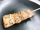 豚バラ串(塩) Pork skewers(salt)（お持ち帰りの焼鳥屋 上長尾店）