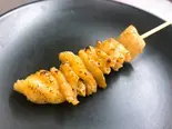 鳥皮串(塩)Bird skin skewer (salt)（お持ち帰りの焼鳥屋 上長尾店）