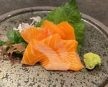 とろサーモン刺身（いつも月夜に米の飯）