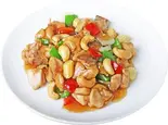 鶏肉とカシューナッツ炒め（中華料理刀削麺 逸品園）