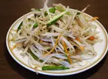 もやしと豚肉塩味炒め（中華料理刀削麺 逸品園）