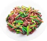 ニンニクの芽と豚肉炒め（中華料理刀削麺 逸品園）