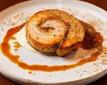 四元豚のポルケッタ Yongen pork porchetta（Bistro akari）