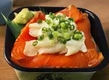 48.サーモンエンガワ丼（魅惑の丼丸 五反田店）