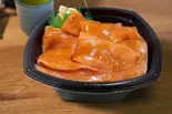 31.づけサーモン丼（魅惑の丼丸 五反田店）