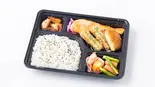 しゃけ(焼鮭)弁当（お弁当・丼もの・カレー しろや 日本橋）