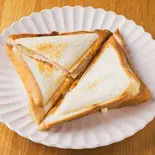 ホットサンド(ハムチーズ)（Cafe monow カフェ モノウ）