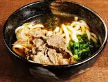 肉うどん Udon with Sukiyaki Beef（浪花かすうどん むねひろ）