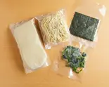 【冷凍】とんこつ醤油ラーメン Tonkotsu soy sauce ramen（らーめん一二三家(和田町一二三家製麺)）