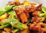 スペアリブとインゲン煮込み定食(台湾無骨香脆鶏柳)