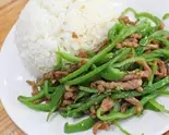 豚肉ピーマン丼(青椒肉丝盖饭)(台湾無骨香脆鶏柳)