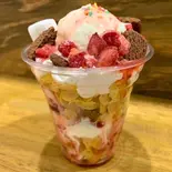 ストロベリーパフェStrawberry Parfait(毎日パフェ Mainichi pafe)