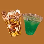 ブラックサンダーパフェ + メロンソーダ black thunder parfait + melon soda(毎日パフェ Mainichi pafe)