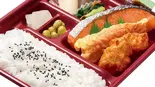シャケデラックス弁当（本家かまどや 東池袋店）