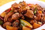 大盘鸡 骨付き鶏肉とじゃがいもの辛煮込み（王さん私家菜）