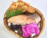 さけのり弁当（和菓子・唐揚げ・おにぎり・お弁当 mi-和）