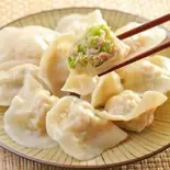 ⽩菜⽔餃⼦(⽩菜、 豚⾁)——10個(毎個25g)（王さんの手包み餃子）