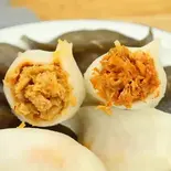 辣⽩菜⽔餃⼦(⽩菜の⽢酢漬け、ニラ、 豚⾁)——10個(毎個25g)（王さんの手包み餃子）
