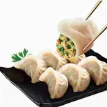 薺菜⽔餃⼦(ナズナ、豚⾁)——10個(毎個25g)（王さんの手包み餃子）