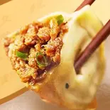 上海焼餃⼦——4個(毎個40g)（王さんの手包み餃子）