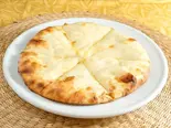 チーズナン Cheese Naan（INDIAN NEPALI RESTAURANT ＆ BAR THE OASIS CAFE）