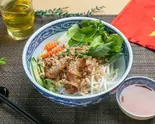 ベトナム混ぜ麺 Vietnamese Mixed Noodles（ベトナム料理フォーロック）