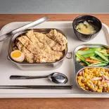 鷄モモ弁当【塩椒雞腿】Fried chicken leg lunch box（ホージャー 好呷台湾屋台 HOJYA.TAIWAN）