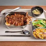 イカ弁当【醬烤花枝】fried cuttlefish(BBQ sauce) lunch box（ホージャー 好呷台湾屋台 HOJYA.TAIWAN）