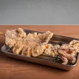 イカの姿 単品【塩椒花枝】 fried cuttlefish（ホージャー 好呷台湾屋台 HOJYA.TAIWAN）