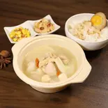 【汁定食】にんにくと手羽元スープ【蒜頭雞湯定食】（ホージャー 好呷台湾屋台 HOJYA.TAIWAN）
