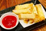 【大人気】カリカリチーズ(餃子工房ちびすけ 梅田総本店)