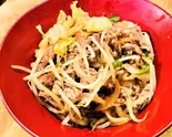 牛肉と野菜の焼き肉風丼ぶり(餃子工房ちびすけ 梅田総本店)
