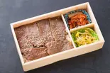和牛ロース弁当（歌舞伎町焼肉 一頭や 新宿区役所通り店）