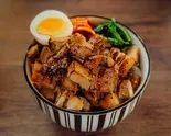 炙りチャーシュー焼豚丼(特大)（焼豚ヒーロー劇場 千川店 美味い炙りチャーシュー丼）