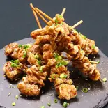 博多名物！鶏皮串(6本)（福岡はるまき ぶる）