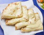 チーズナン Cheese Nan（本格インド・ネパール料理エベレスト）