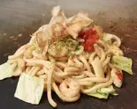 でめきん焼きうどん（お好み焼きでめきん Okonomiyaki Demekin）