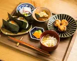 おむすび2個の菜彩鶏の竜田揚げせっと 2 Rice boll Fried Chicken Set（OMUSUBI CAFE）