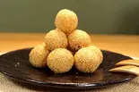 ごま団子 (5個)(孫二娘 蹺脚牛肉 マーラータン 日暮里店)