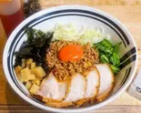 肉盛りまぜそば(油そば・まぜそば ロマン布施店)