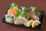 おまかせお造り3種盛り(1人前)（魚河岸のすし えびす 水道筋店）