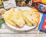 【とろける】チーズナン Cheese Naan（ニュールンビニ）