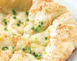 チーズガーリックナン Cheese ＆ Garlic Naan（インド料理 AYUSH）