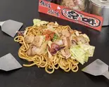 焼きそば【豚】 Yakisoba (Pork)（鉄板焼お好み焼き 楽味）