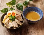 極めて濃厚な豚骨魚介味玉チャーシューつけめ麺ガッツリ 「さばニンニク付き」（めん処夢ノ弥）
