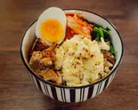 たっぷりチーズ☆炙りチャーシュー焼豚丼(焼豚ヒーロー劇場 炙りチャーシュー丼 目白店)