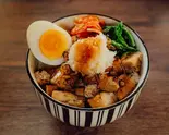 おろぽん炙りチャーシュー焼豚丼(焼豚ヒーロー劇場 炙りチャーシュー丼 目白店)