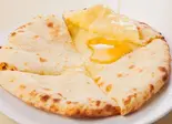 ハニーチーズナン Honey Cheese Naan（インド料理 パナス国分寺）